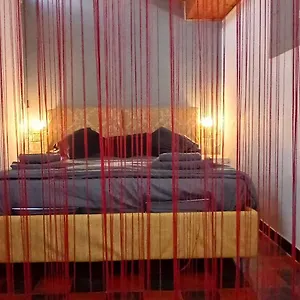 Flat 13 Apartament